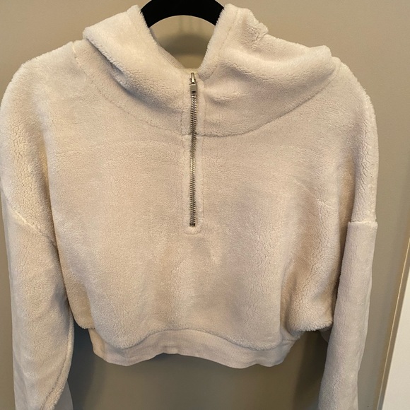 BDG cropped fleece with zip. Worn once. Excellent condition. - Picture 1 of 2